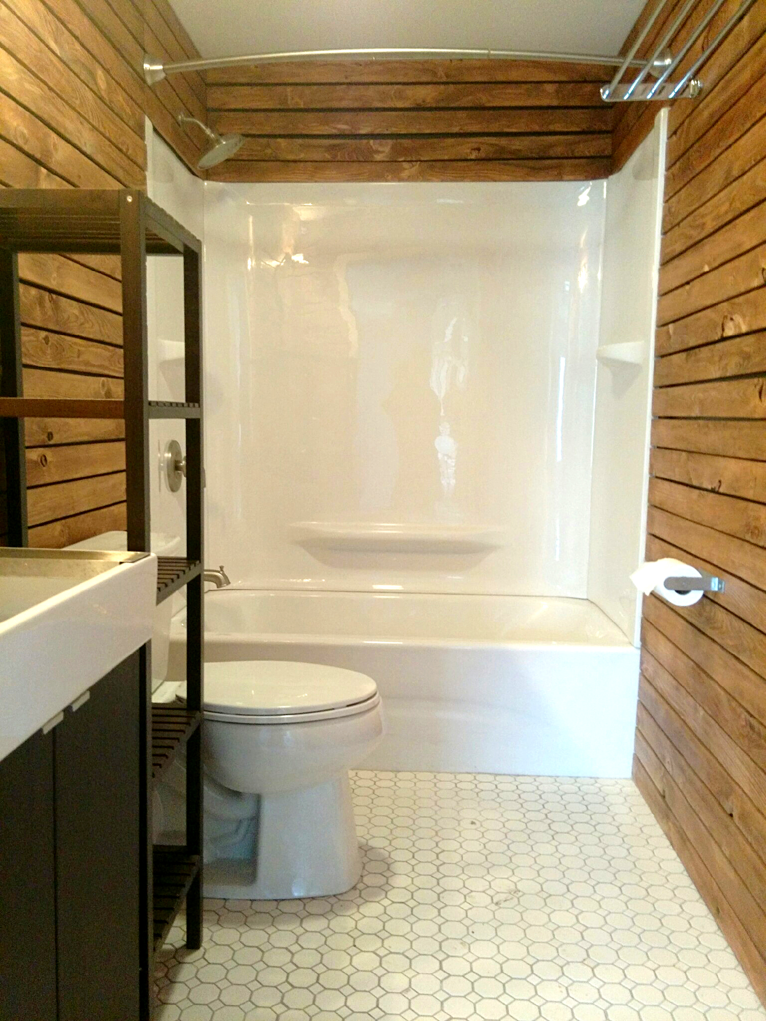 322Apt3 Bathroom looking in